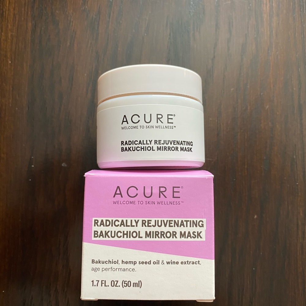 Radically rejuvenating bakuchiol mirror mask